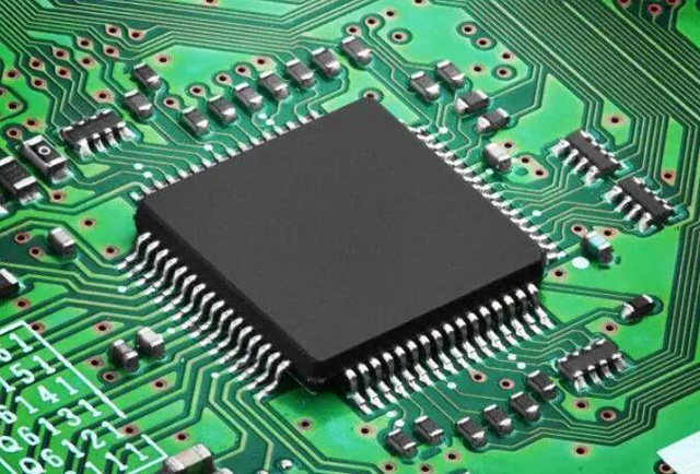 長期收購 [ST] 微控制器芯片： 收購汽車 MCU、入門級 MCU、無線 MCU