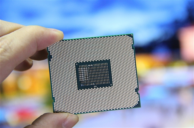 出售（Intel）奔騰? Silver 和 Gold 處理器、賽揚(yáng)? 處理器