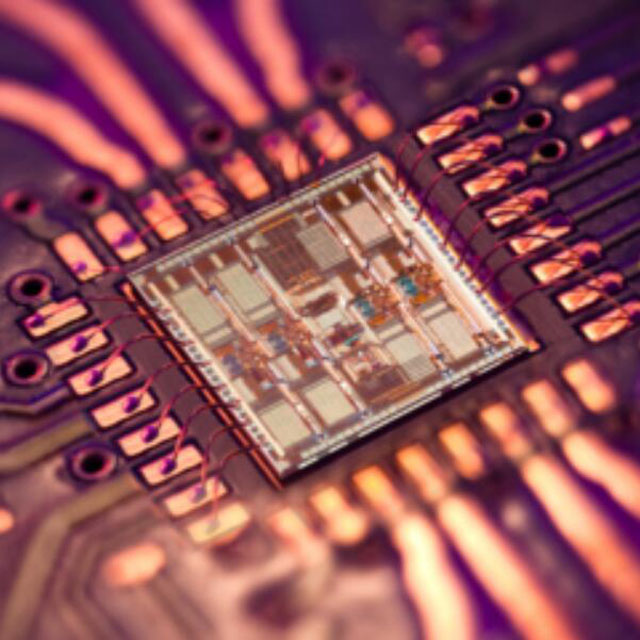 供應(yīng)，回收 [Broadcom] AFSI-R74C4SB 56Gb/s 4 通道線性 TIA（跨阻抗放大器）IC